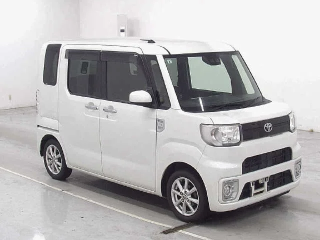 Toyota Pixis Mega LA710A 2019